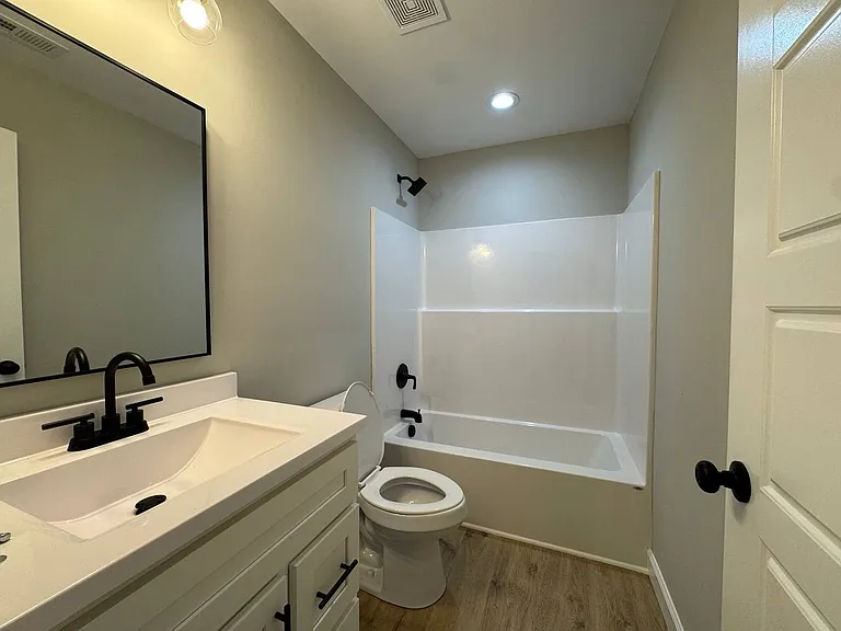 11 Midland Meadows Dr — Photo 8