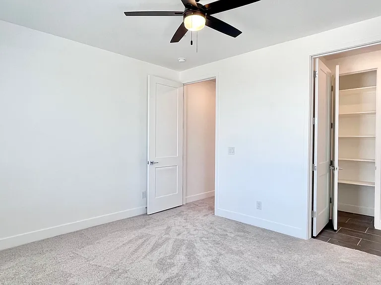 1247 E Colter St #11 — Photo 38