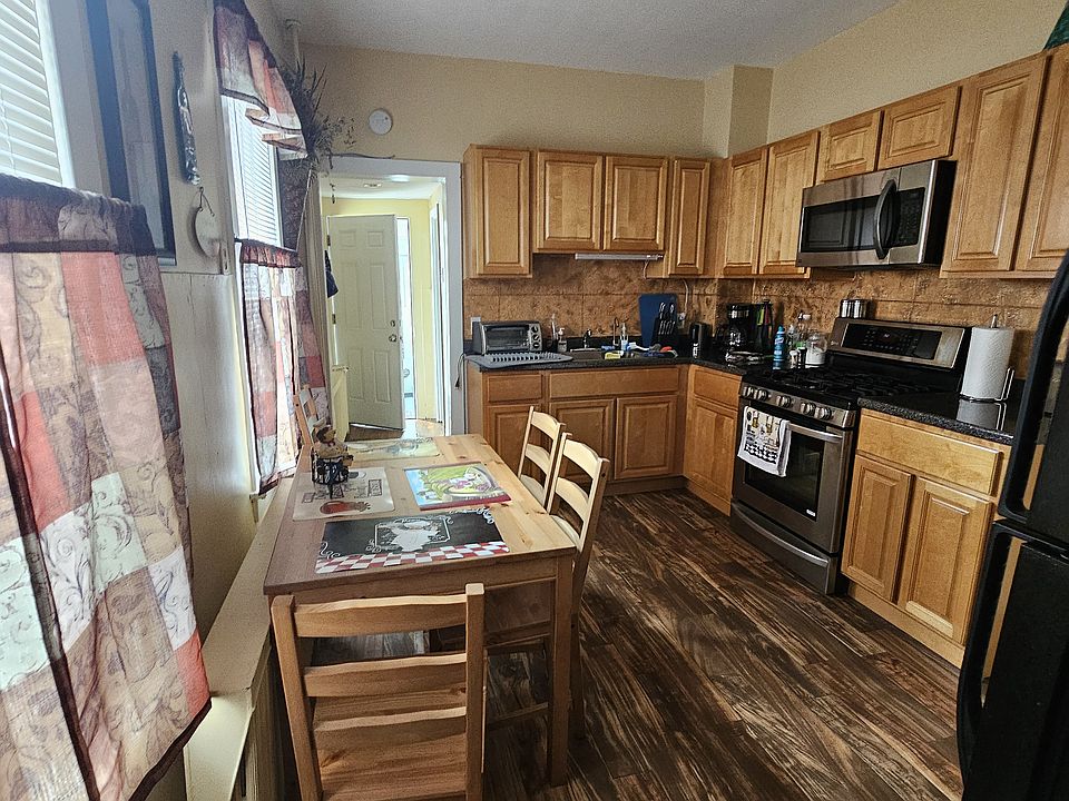 1st image of 255 S Olden Ave Floor 1