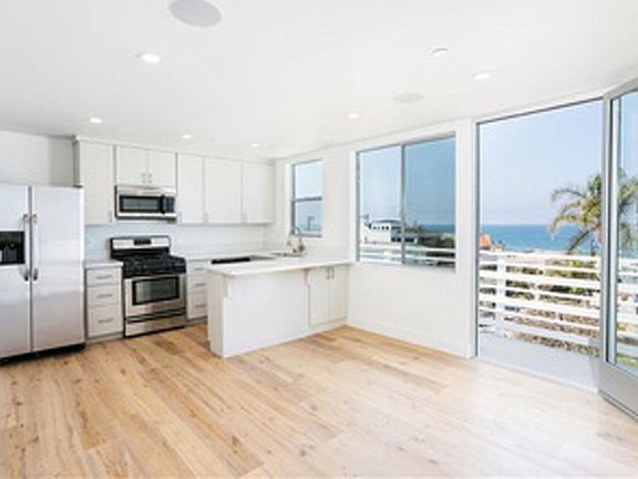 4th image of 3302 Manhattan Ave APT 6