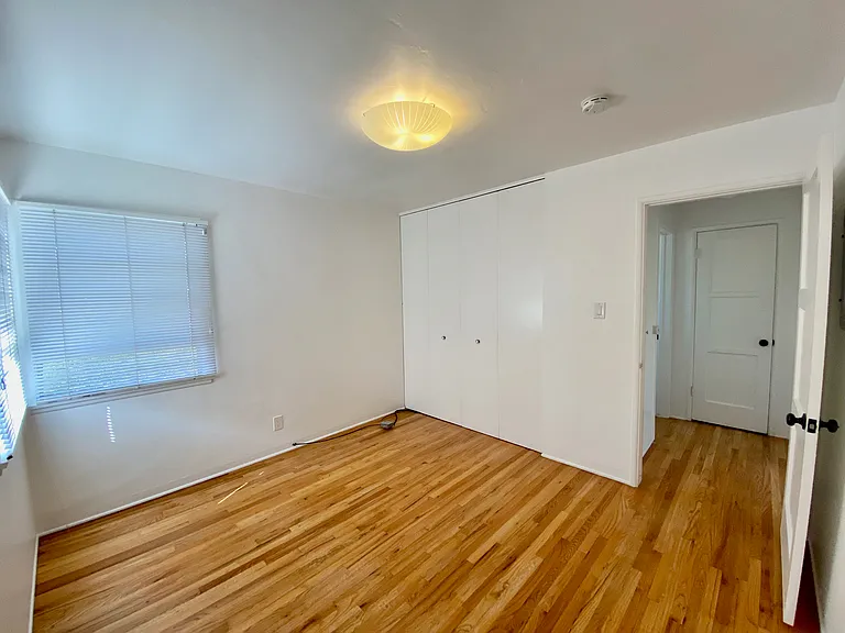 1043 Grant St #A — Photo 12