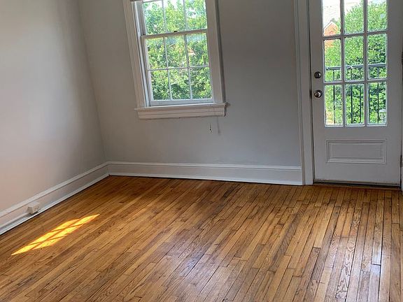 5th image of 1123 W Grace St APT 5