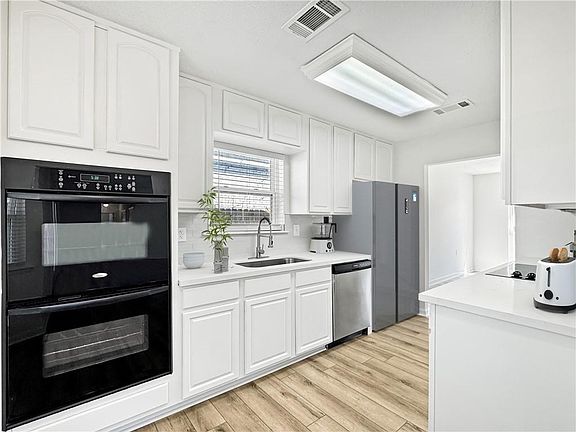 5th image of 310 Driftwood Cir