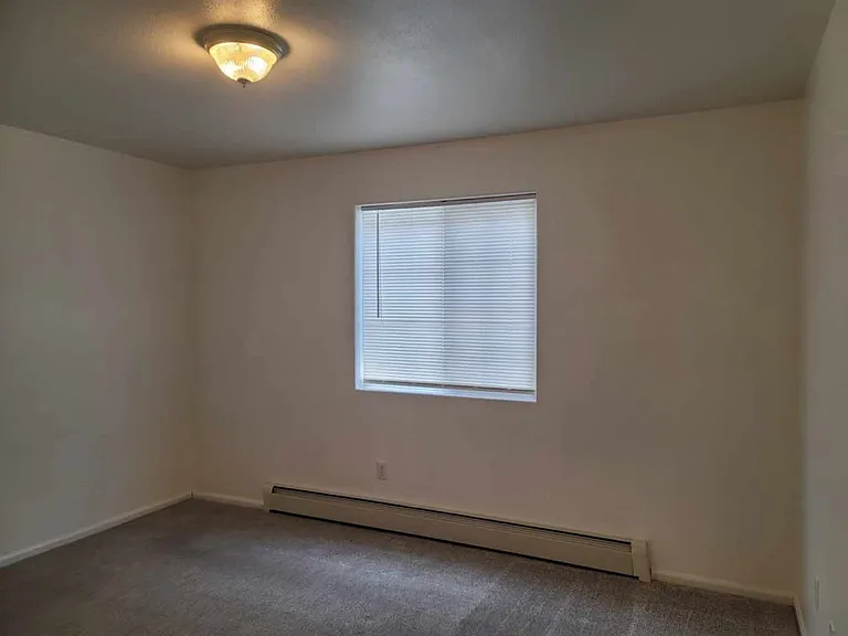 1232 Taft Ave — Photo 6