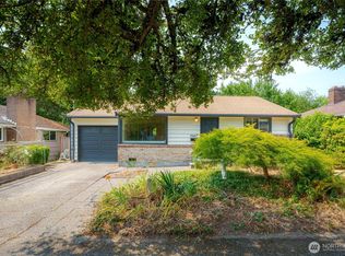 7025 25th Avenue NE, Seattle, WA 98115
