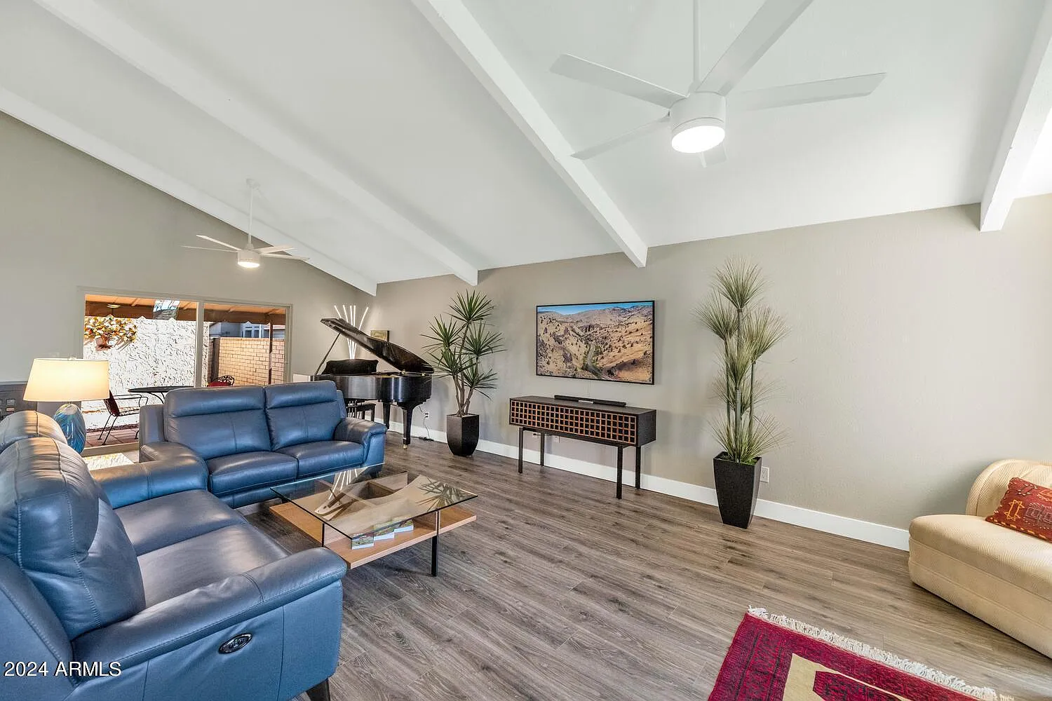 3 bed, 2.0 bath, 2108 sqft, $3,995 — Photo 3