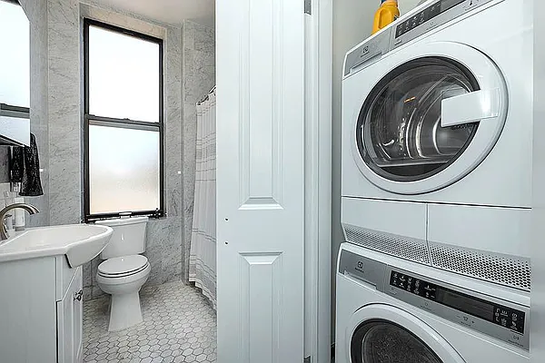 Rented by Rita S Citrin, LREB | media 32