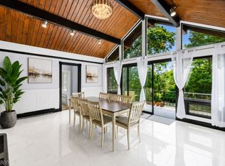 140 N Farview Ave, Paramus, NJ 07652