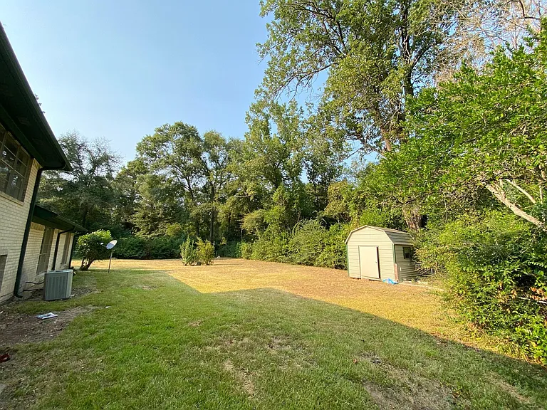 410 Cordell Dr — Photo 32