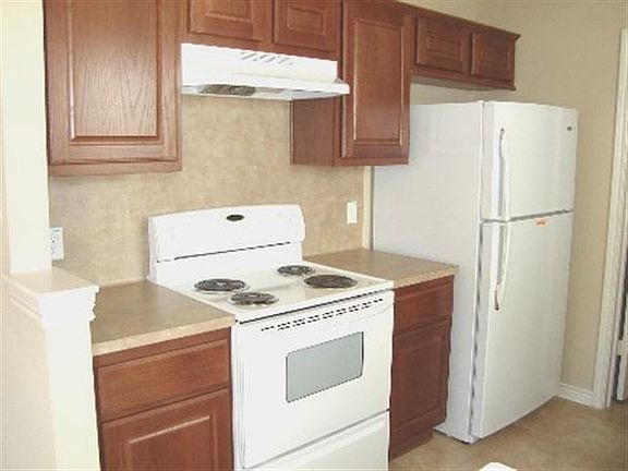 3rd image of 2504 Teal Dr