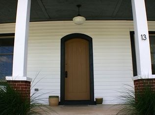 13 High St, Boiling Springs, PA 17007