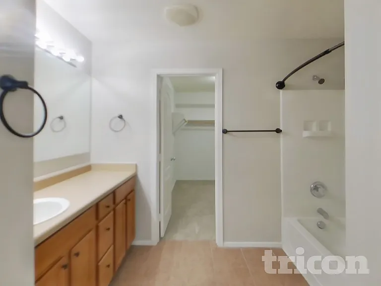938 E Kelsi Ave — Photo 10