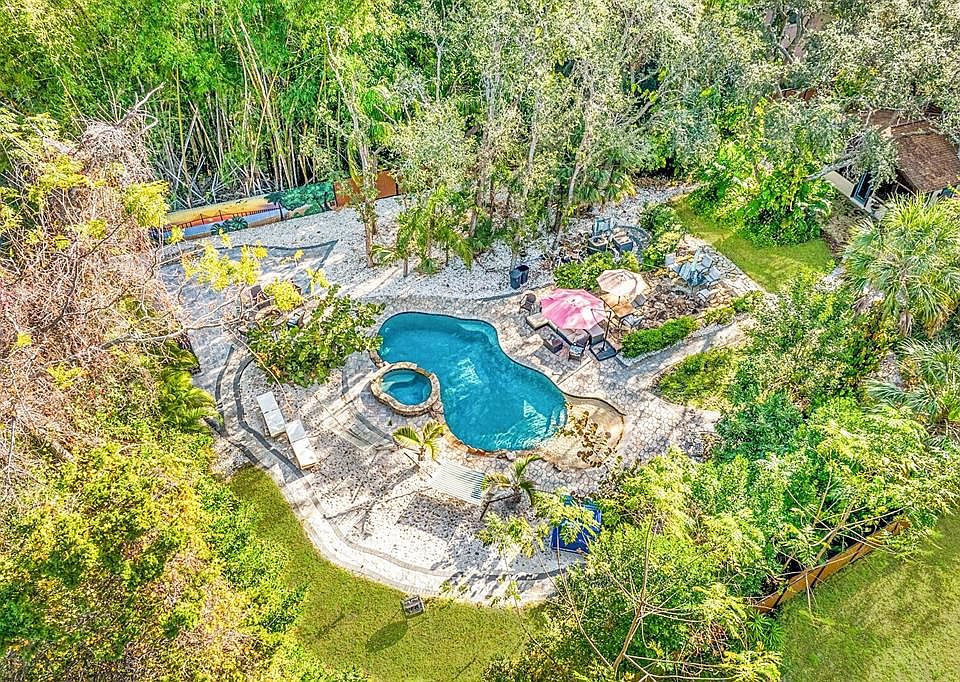 1st image of 1201 ASTURIA WAY S