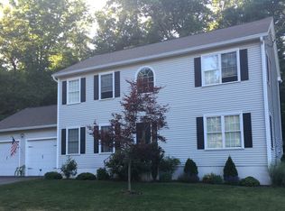 5 Pine St, Ellington, CT 06029