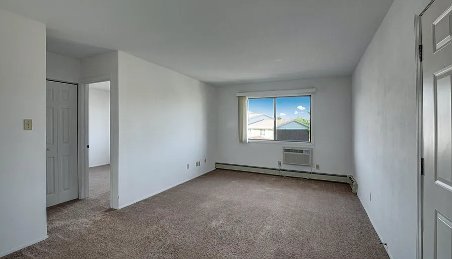 2 bed, 950 sqft, $1,295 — Photo 2