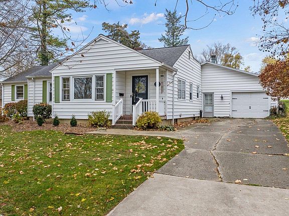 3rd image of 309 Shinneman Dr