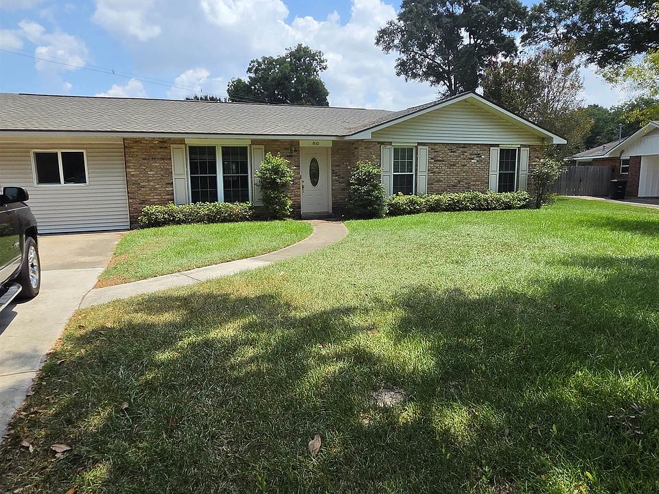 1st image of 810 Rothmer Dr