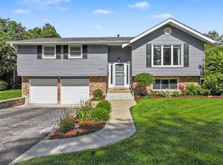449 S Bennett Ave, Palatine, IL 60067