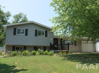 301 Daniel Pkwy, Washington, IL 61571