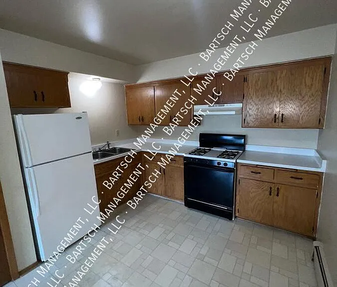 N143W6413 Layton St #6 — Photo 2