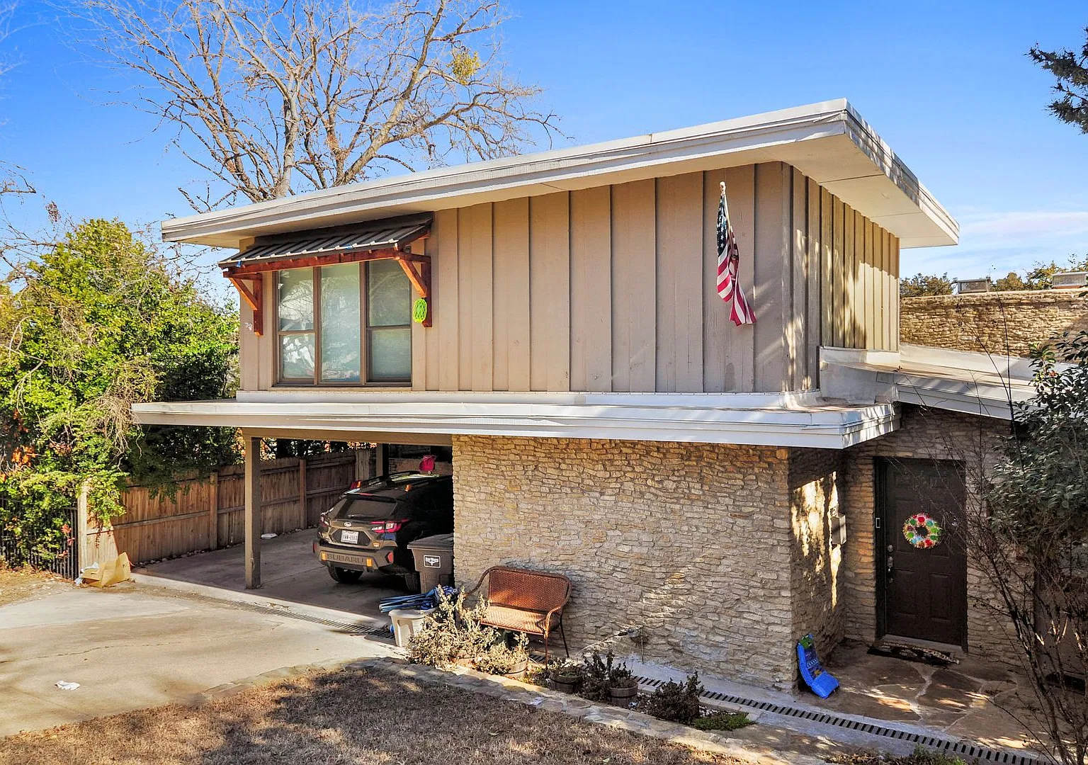 TCU-2733 Sandage Ave — Photo 2