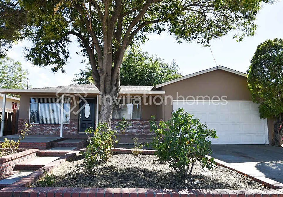 284 Yosemite Dr