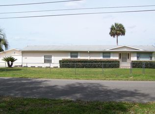 142 Beechers Point Dr, Welaka, FL 32193