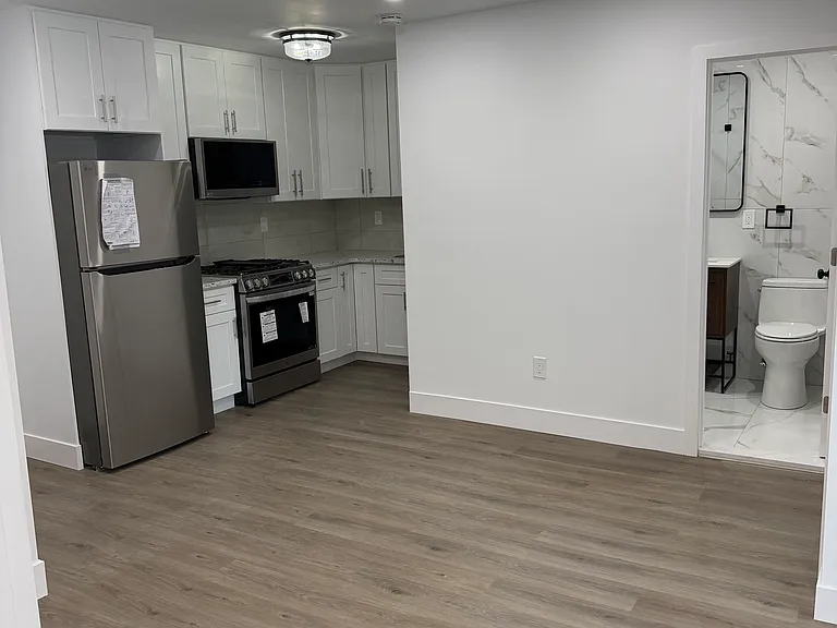 4202 Oneida Ave — Photo 1