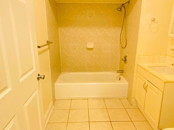 3rd image of 149 Bentley Ave #1A