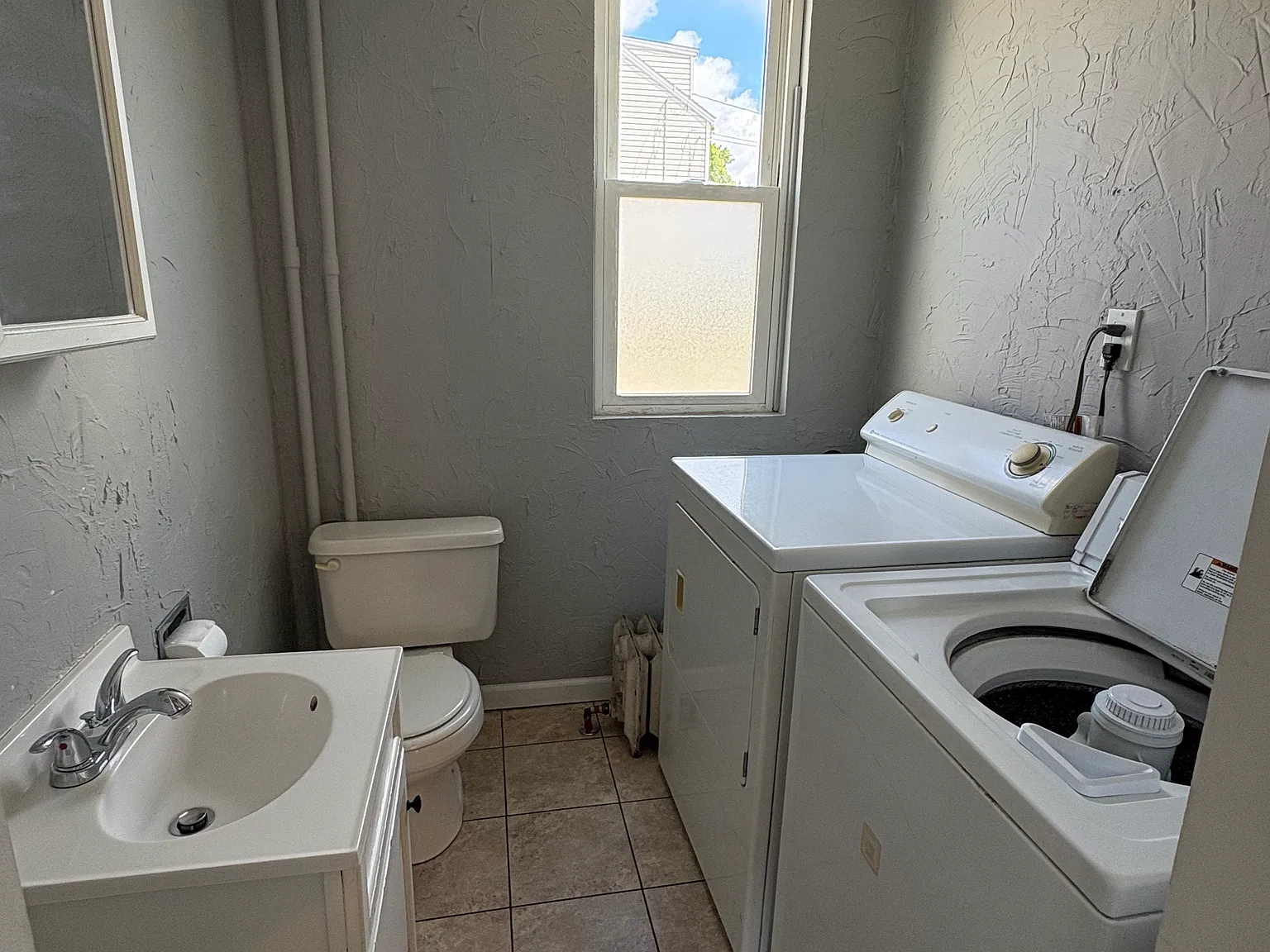4 bed, 1440 sqft, $995 — Photo 4
