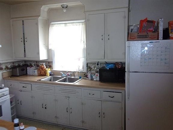 5th image of 165 E McKellar Ave