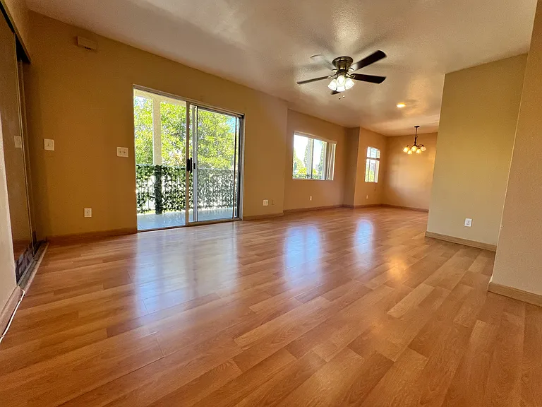 5646 La Mirada Ave #2 — Photo 19
