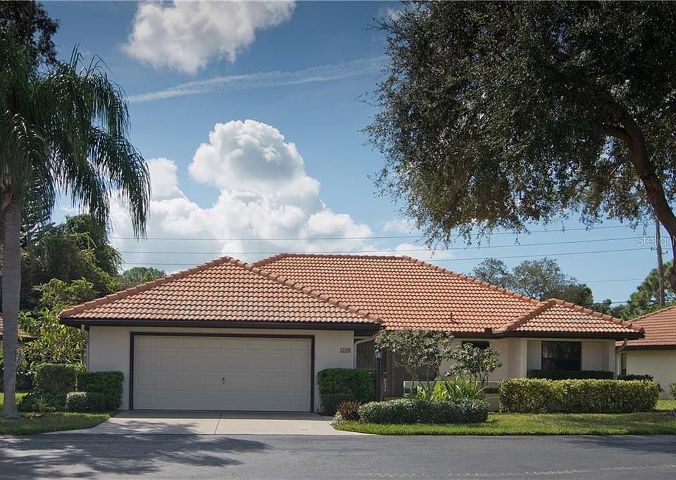 1st image of 208 Laurel Hollow Dr #5