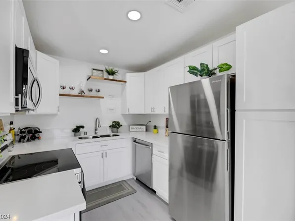 4975 Newport Cove Dr Unit A, Las Vegas, NV 89119