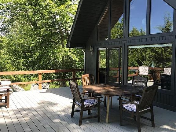Looking at the house from the upper deck. Note the deck railing has been updated. Will take new photos 5/6.