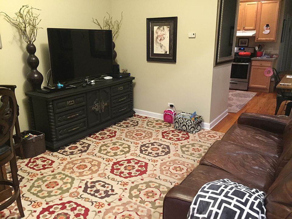 1st image of 3308 N Oakley Ave #1