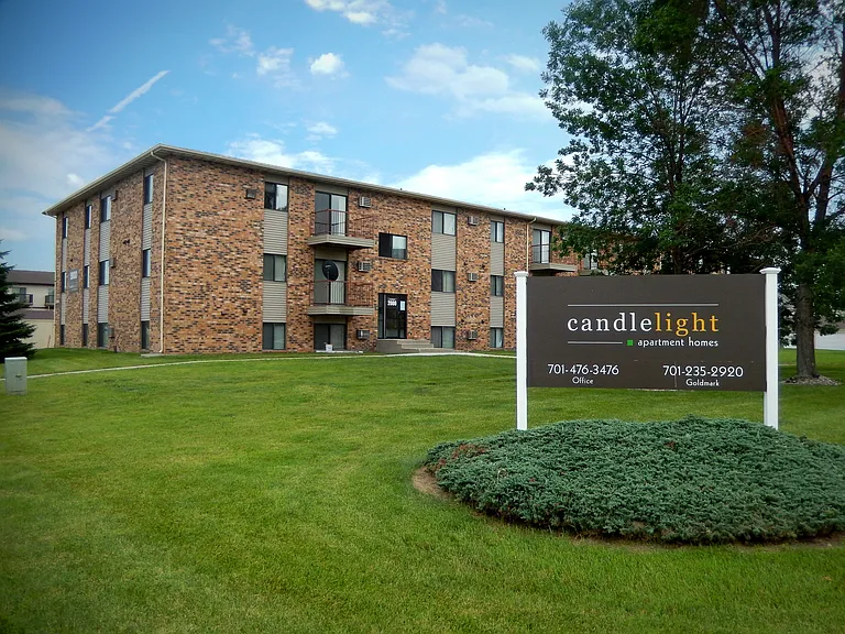 Fargo, ND Candlelight Apartments | Exterior