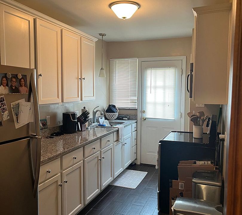 2nd image of 1764 Northwest Blvd #D
