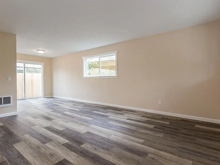 7852 SE 21st Ave — Photo 13