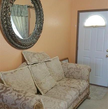 5th image of 1701 Tanglewood Ln