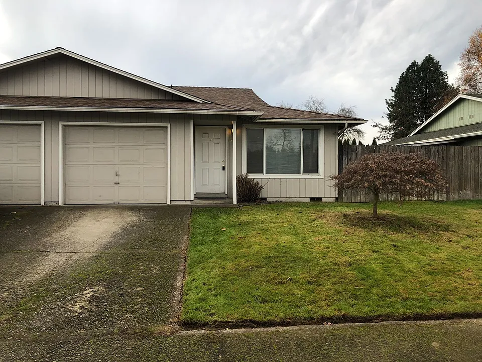Three Bedroom Duplex in South East Salem