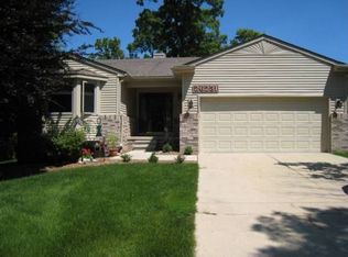 26231 Nathan Dr, Grosse Ile, MI 48138