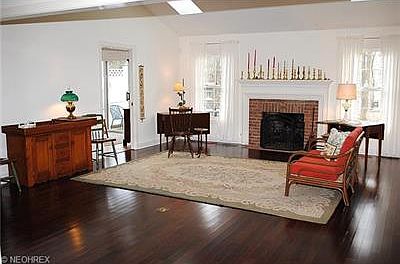 4th image of 207 Manor Brook Dr