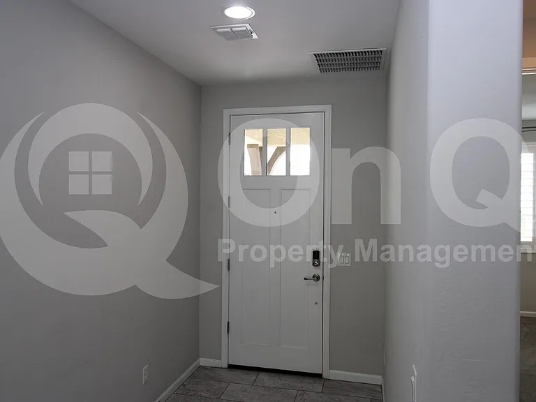 275 E Honeysuckle Pl — Photo 8