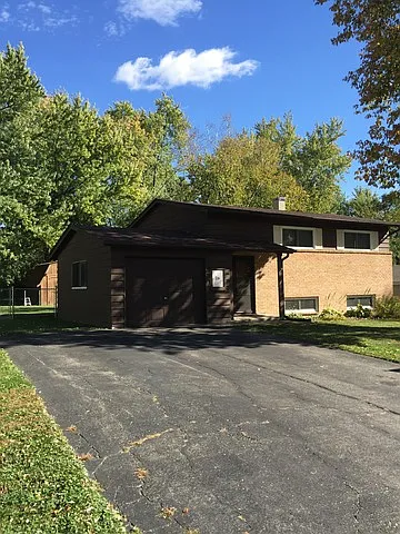 26 Circle Dr W photo 1