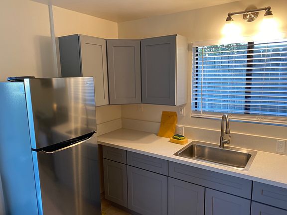 5th image of 815 W Figueroa St #C