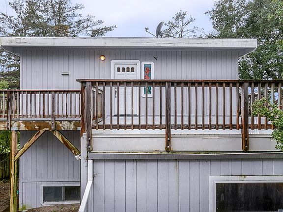 3rd image of 120 Christel Oaks Dr