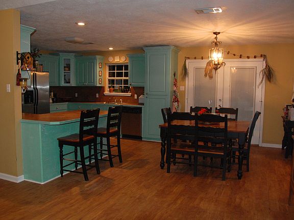 Dining Area/Kitchen