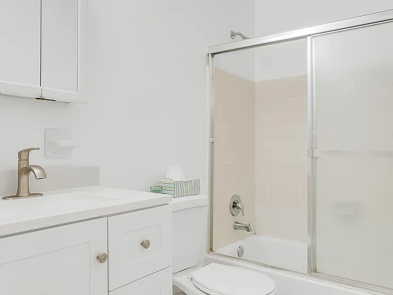 711 SE 15th St #5 — Photo 24