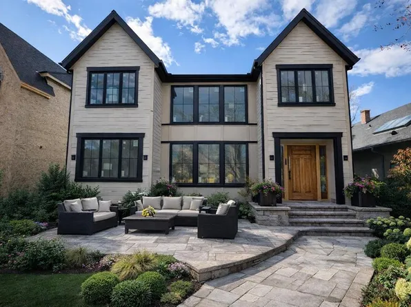 3241 E Alfege St SW, Calgary, AB T2T 3S4